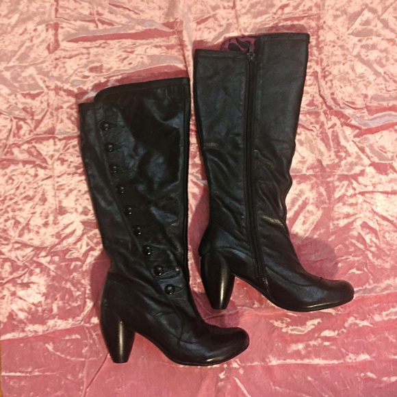 Tall Leather Boots w BOX Button Detail - JUMP - Picture 4 of 8